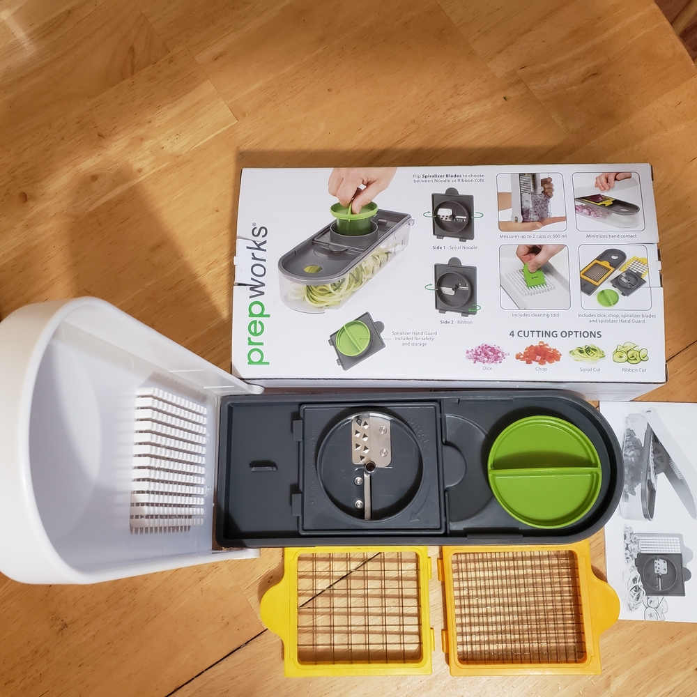 Green and Yellow Kitchen Slicer